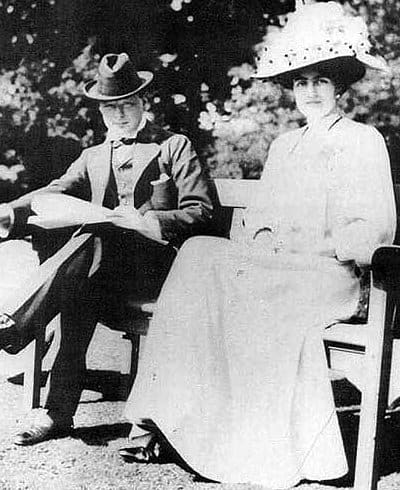 A young Churchill with his future wife, Clementine Hozier, shortly before their marriage in 1908. He had first met her 1904 but failed to make a good impression due to social awkwardness. They went on to have 5 children together.