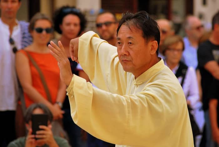 Trivia: Many Wuxia techniques have real-life counterparts in Chinese Wushu. With the latter obviously far less powerful.