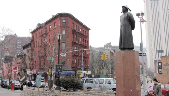 Lin Zexu in Chinatown, New York City. He might have triggered the First Opium War, but no one, not even his enemies, questioned the moral integrity of this Chinese hero.
