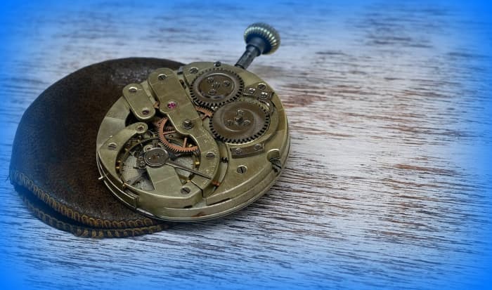 The watchmaker analogy (which argues for the need of an Intelligent Designer) can be easily refuted.