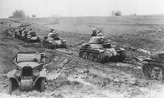 French R35s on the march. Their flaws and shortcomings tended to get projected onto the French tank force as a whole.