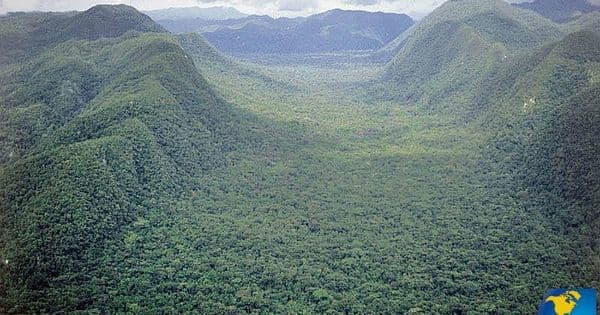 Rugged forest-covered mountains can be found in the northeast corner of Honduras, where La Mosquitia, el Rio Platano and the "Lost" White Cities are situated