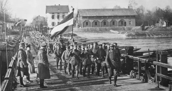 German troops return home, November 1918.