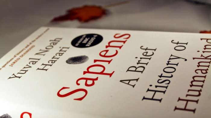 Book Review: Sapiens: A Brief History of Humankind by Yuval Noah
