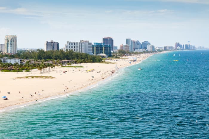 Fort Lauderdale: Located on the Atlantic coast, Fort Lauderdale is known as the “Venice of America” due to its expansive and intricate canal system.