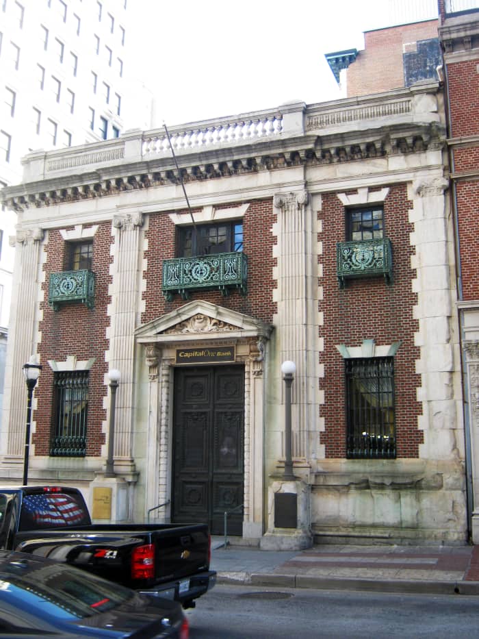 Alex Brown & Sons building at 135 East Baltimore Street survived the Great Fire