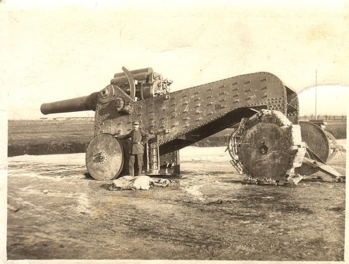 WWI: 305 mm Italian howitzer, captured circa 1917 by German or Austro-Hungarian troops on the Isonzo Front. The gun carriage was known as a De Stefano carriage. Normally it was employed on rails, but pictured here is ad-hoc variant.