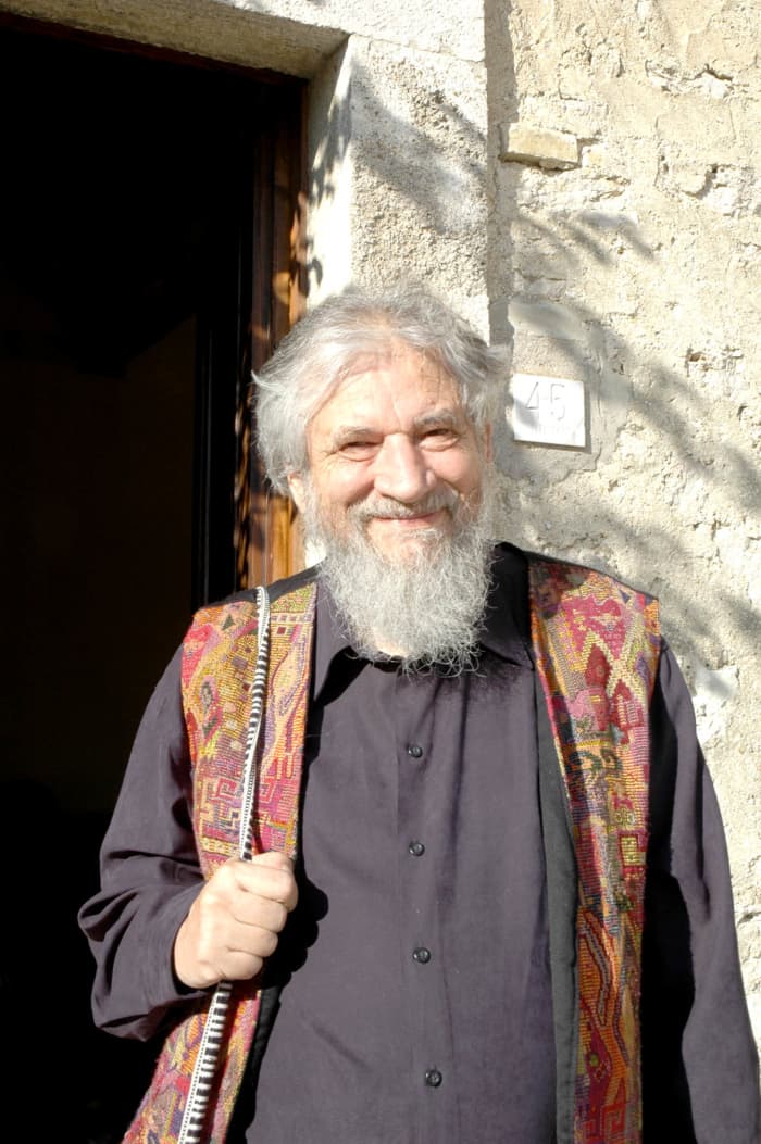 Claudio Naranjo, trained in gestalt psychology by Fritz Perls and in the enneagram by Oscar Ichazo, brought the enneagram into mainstream psychology.