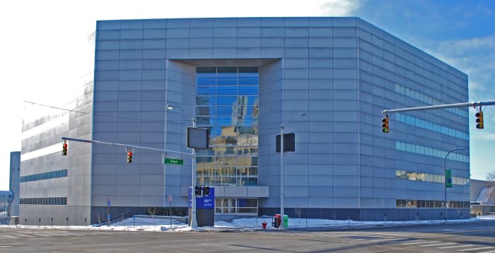 Wayne County Community College offers a certificate program in ASL.
