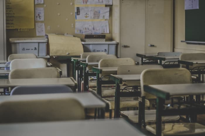 Traditional classrooms offered less distractions for students, however this did not necessarily mean that students paid more attention.