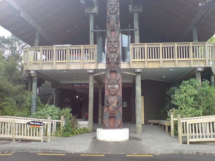 Maori carved pole at the Arataki Visitor Centre.