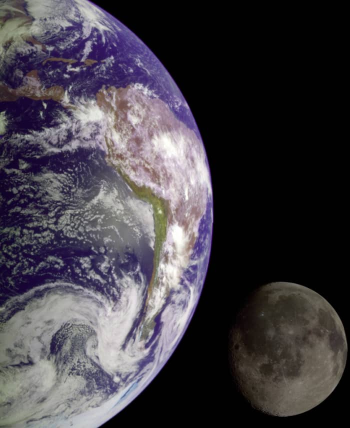 Yes, the Earth has a gravitational pull that keeps the moon within the pull of the Earth, which is why it circles the moon, not the other way around.