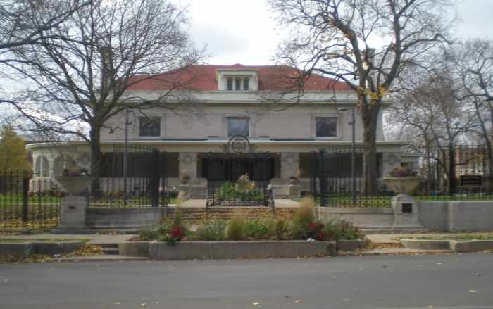 View of George W. Maher's Pleasant Home (1897-99), where Pleasant Street meets Home Avenue.