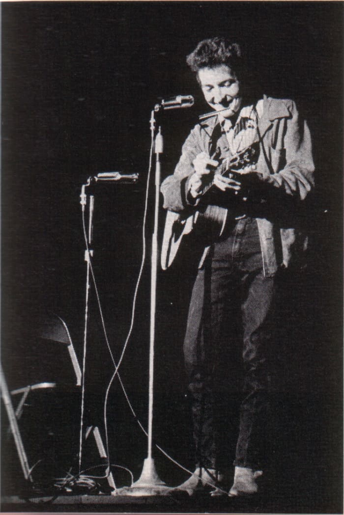 Bob Dylan performing at Saint Lawrence University in 1963, several years after he left the University of Minnesota,