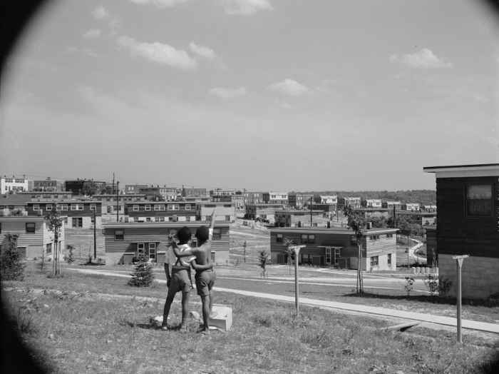 Gordon Parks Photography Life in a WW2 Housing Project Owlcation