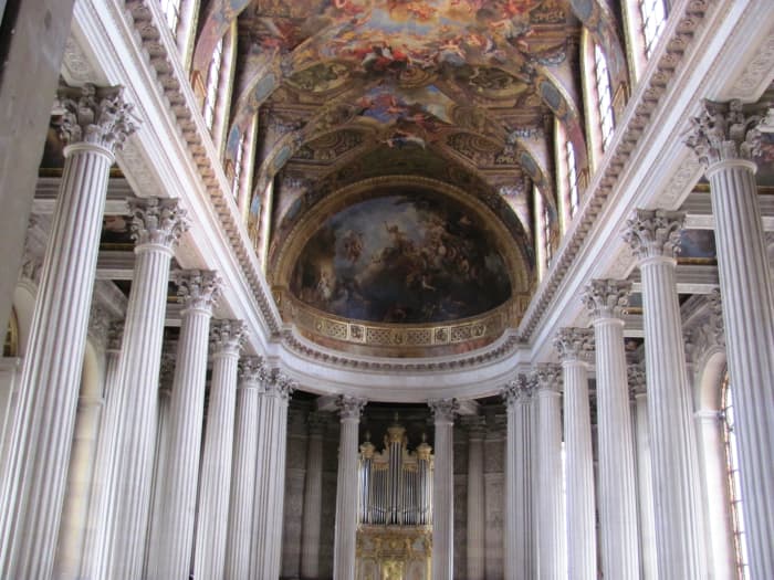 Vidocq lived during the French Revolution. Citizens revolted against Louis XVI and the aristocracy, as represented by Versailles.