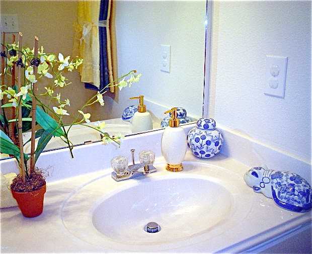 How Bleach Works Disinfection, Stain Removal, and Dangers Owlcation