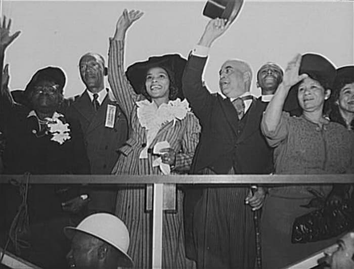 Marian Anderson (center), Mary McLeod Bethune (left), and other dignitaries at the launching of the Booker T. Washington