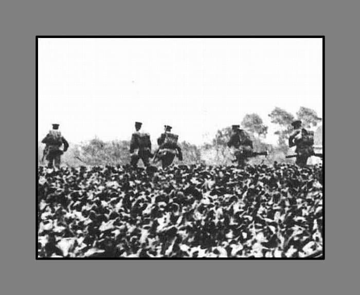 WW1: British troops during the Great Retreat-- the 200-mile fighting retreat against the invading German armies.