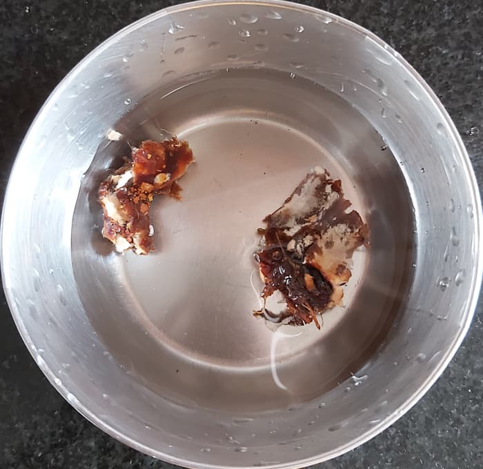 In a bowl, add 1 teaspoon of tamarind pulp, add a little water, and soak for 10 to 15 minutes. (Soaking will soften the tamarind. Skip this step if you are using tamarind paste.)