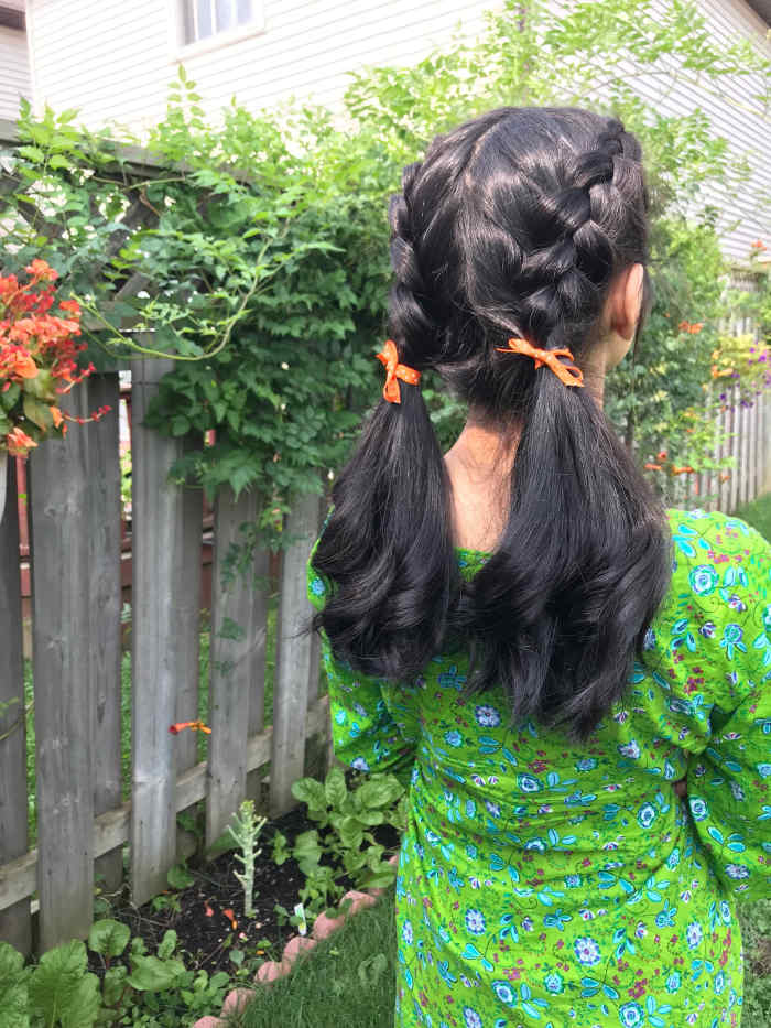 Learn how to manage your thick dark hair without visiting a salon. 