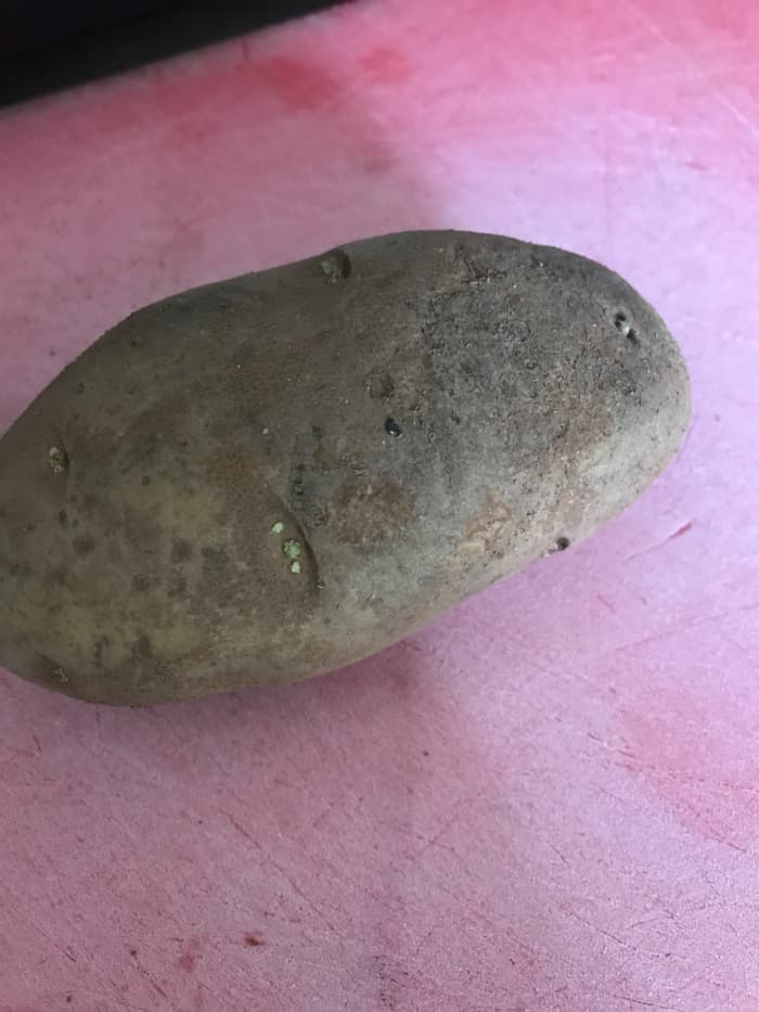 You can pick Yukon Gold potatoes if you'd like, but I always have Russet potatoes on hand, so I use them most of the time. Starchier potatoes are better for this recipe, so avoid the waxy varieties.