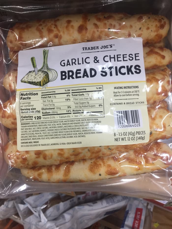 I've been eating these delicious breadsticks since I was a kid, and I'm delighted to report that they haven't changed a bit.