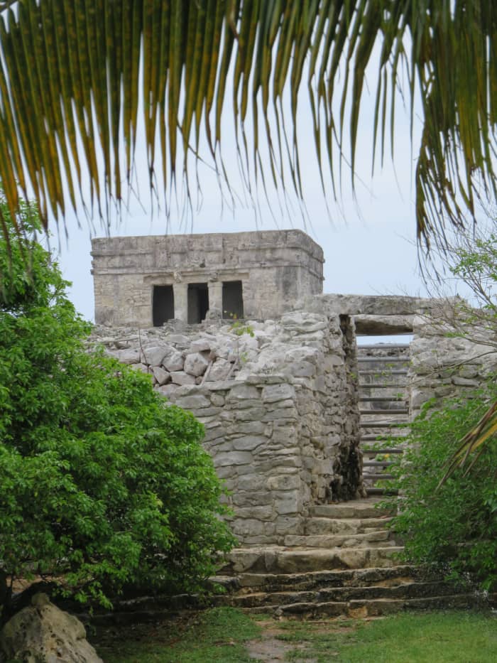 This is the Eastern entrance through the outer wall of the complex. In the background you can see the main temple.