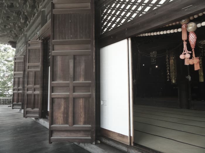 Of note, Japan is a seismically active country previously full of wooden homes. Yanari could be no more than minor earthquakes.