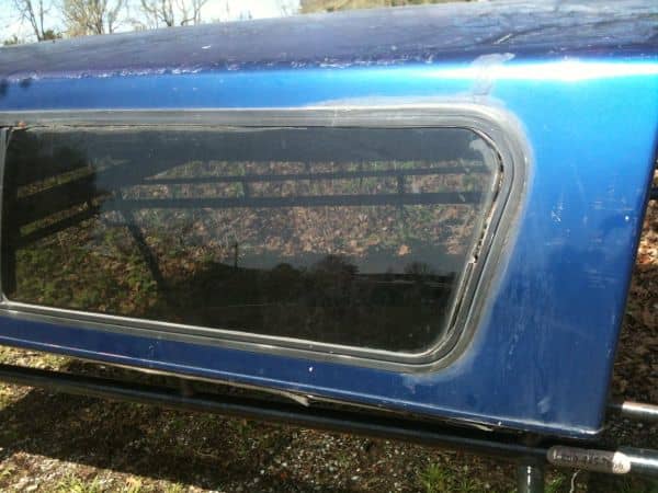 The window on this used top is separating from the frame. There is no way to fix this, despite what the seller says. Silicone will not do it, and you cannot replace a pane of glass on these windows; the window itself has to be replaced.