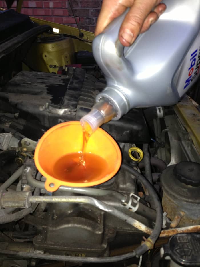 how-to-service-your-car-or-van-yourself-at-home-axleaddict