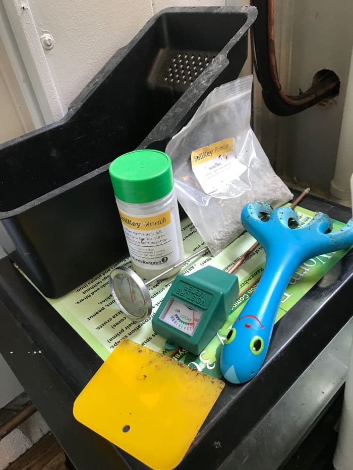 The Worm Factory 360 comes with almost everything you need to get started (Note: the hand rake pictured is different from the yellow one that should come with the system). In addition to these items, the system also comes with bedding materials.