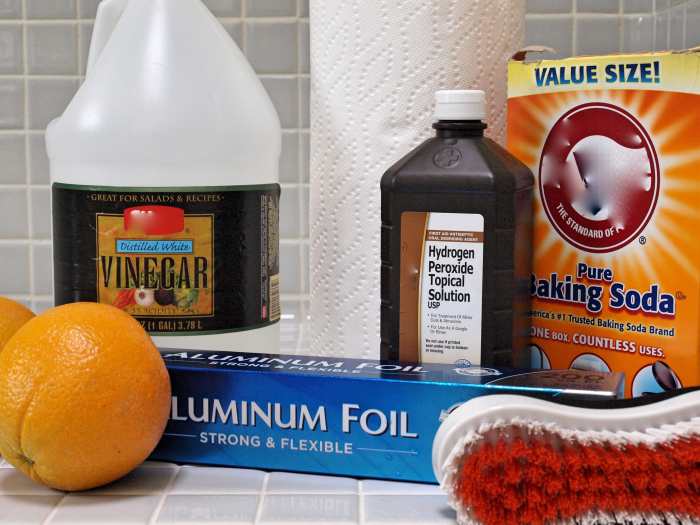 How to Stop Your Cat From Peeing in the House PetHelpful