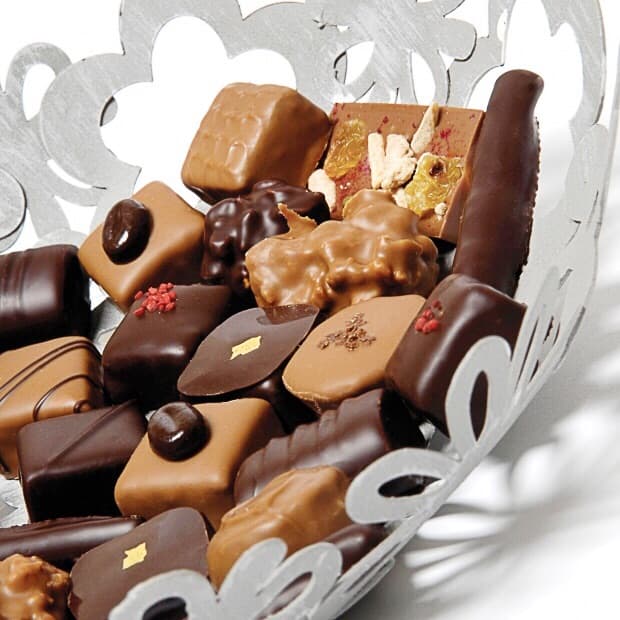 This looks like a lovely collection of chocolates, but it shouldn't be left unattended when there are dogs in the home.