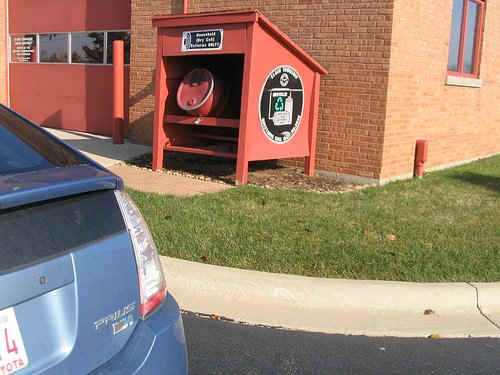 Always dispose of old batteries in a designated battery-discard container.