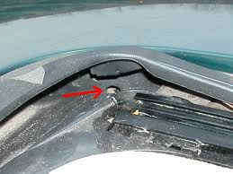 Sunroof drain in the corner of the sunroof tray