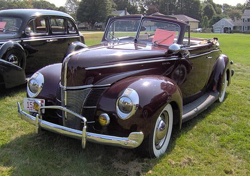 The 1940 Ford had style and sold well. The problems of the company management weren't apparent in its cars.