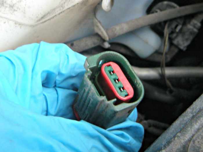 How to Replace a Headlight on a Jeep Patriot AxleAddict