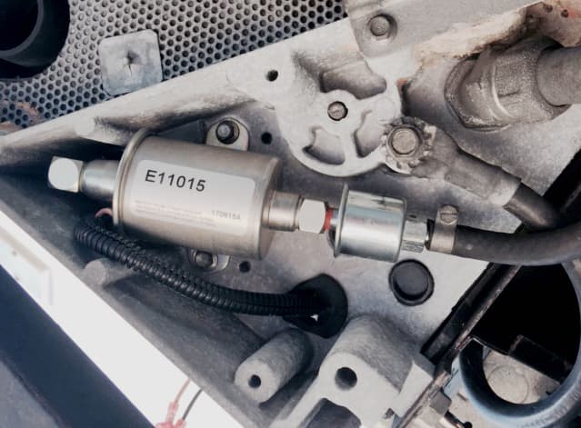 After installation, the new fuel pump and fuel filter looked like this.
