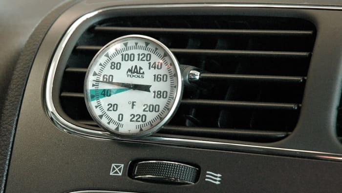 You can keep track of the temperature of your car's air conditioning with a thermometer mounted on a vent