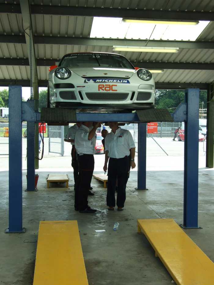 3 Signs and Symptoms of a Blown Head Gasket AxleAddict