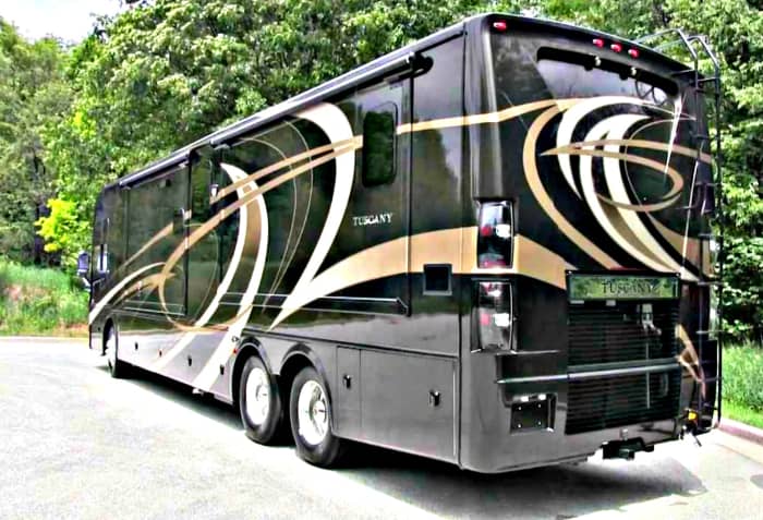 Good photos reveal a great deal about travel units such as color, brand and level of attractiveness.