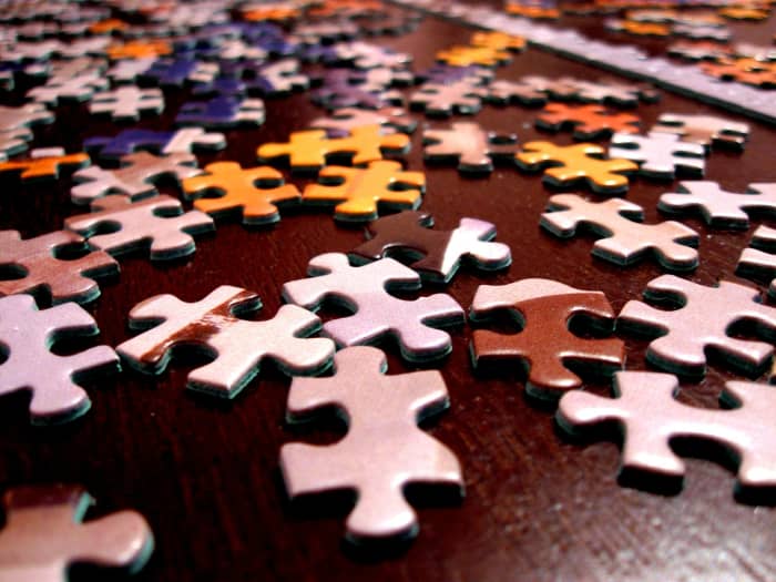 Are you ready to connect with your fellow employees? Here are some tips in how to fit in at a new job, especially when you don't know anyone.