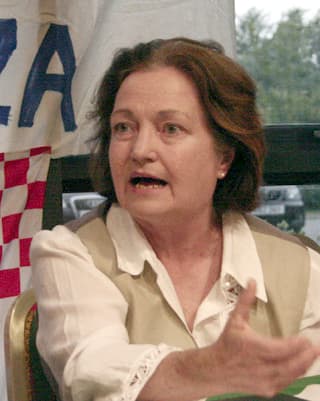 Mairead Corrigan speaking at a Free Gaza press conference in 2009.
