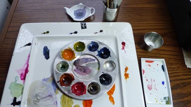Can-holder for brushes, plate paint palette and tea bag paint mixing palette works fine