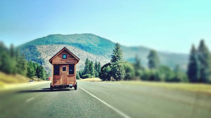 With a tiny house, you can go wherever your dreams take you, and bring a sense of home to wherever you end up. Some tiny house owners live a nomadic lifestyle, traveling from town to town as they please.