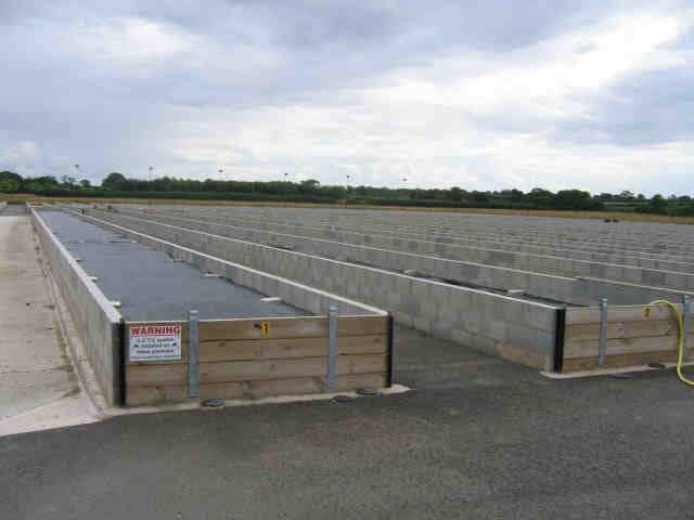A commercial worm farming can be beautiful and span hundreds of yards. It's up to you how much space you have and how much effort you want to place in your worm business.