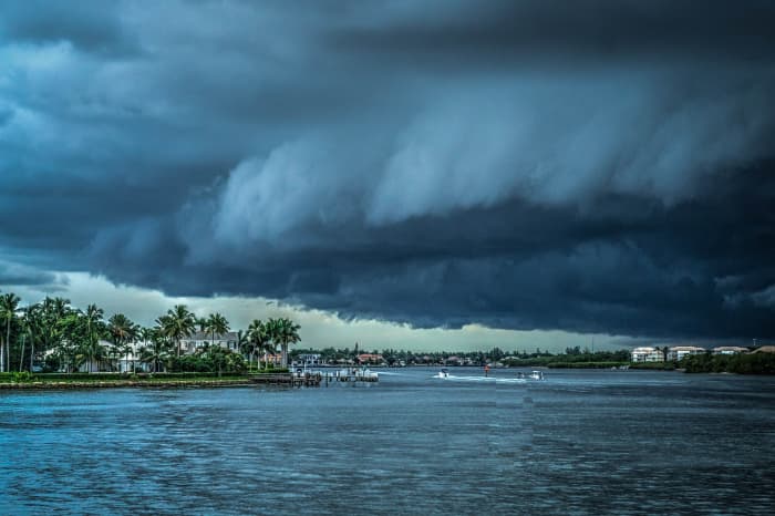 Living in Florida is not all sunshine—it's flat, has extreme weather, and its government is poorly run.