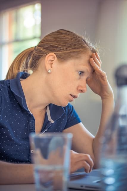 Contemplating when to quit a stable job creates apprehension and anxiety.