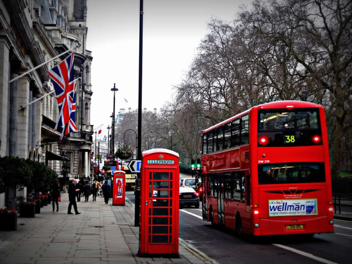 London presents a lot of fantastic opportunities for jobs, entertainment, and education,but it is also an expensive, overcrwded and polluted place. The weather is often damp and overcast too, which is no fun if you are used to lots of sunshine.